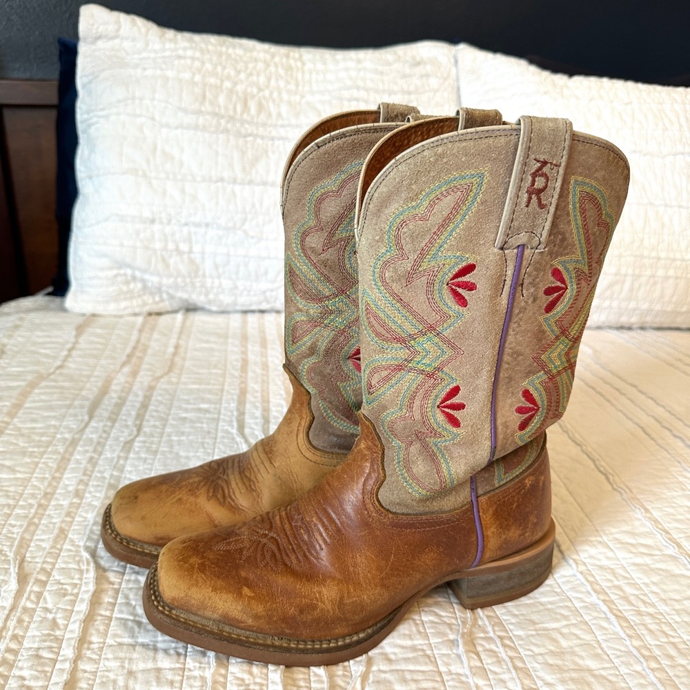 Rare Tony Lama Women’s Distressed Boots 3R2203, Embroidered On Shaft Size 6.5B